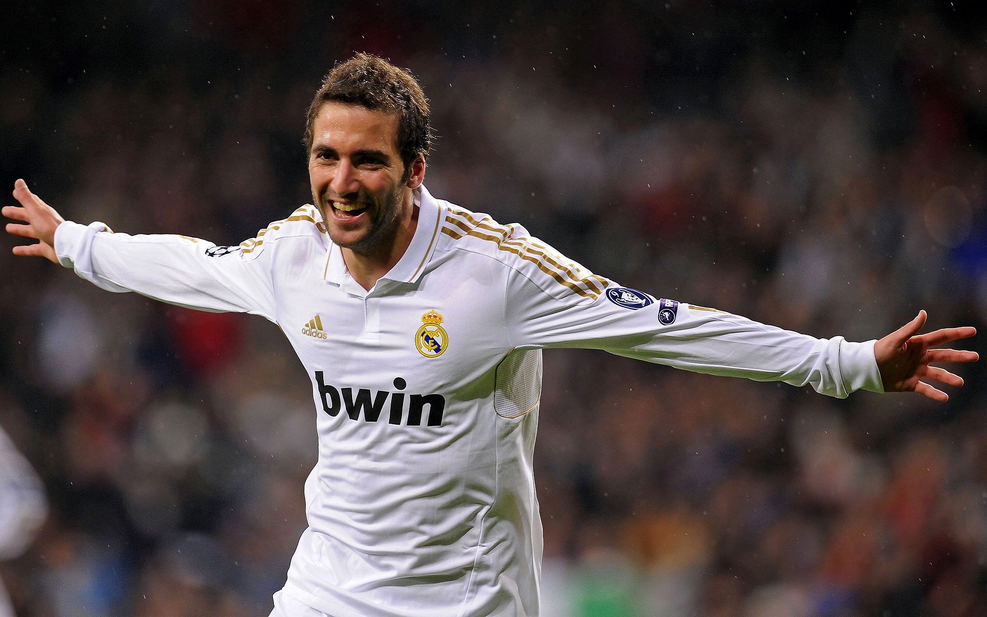 开云体育官网-墨西哥队前锋马丁内斯在巴黎奥运会上表现出色，墨西哥产的马丁